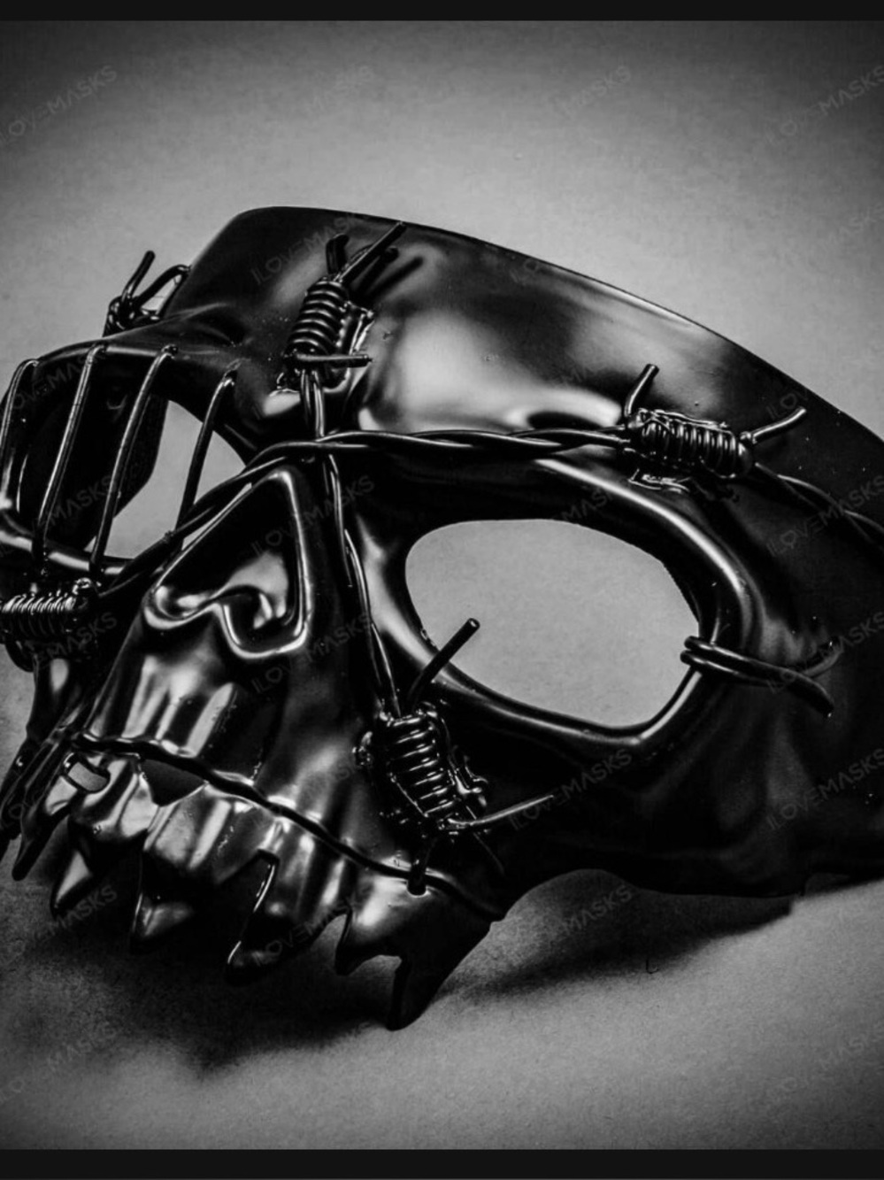 Black Barbed Wire Skull Half Mask - Unbranded Men Halloween 🎃